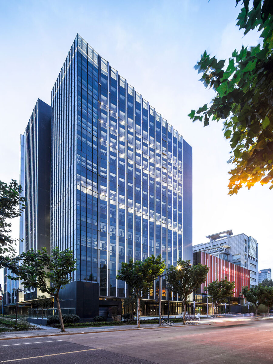 Lenovo-Shanghai-workplace-outdoor-front-entrance