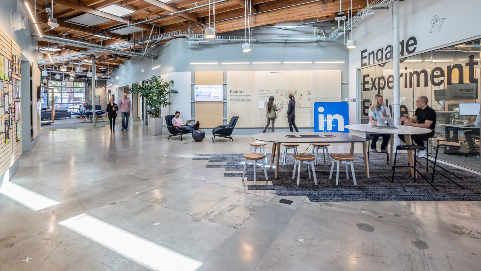 linkedin-silicon-valley-office-interior-entrance