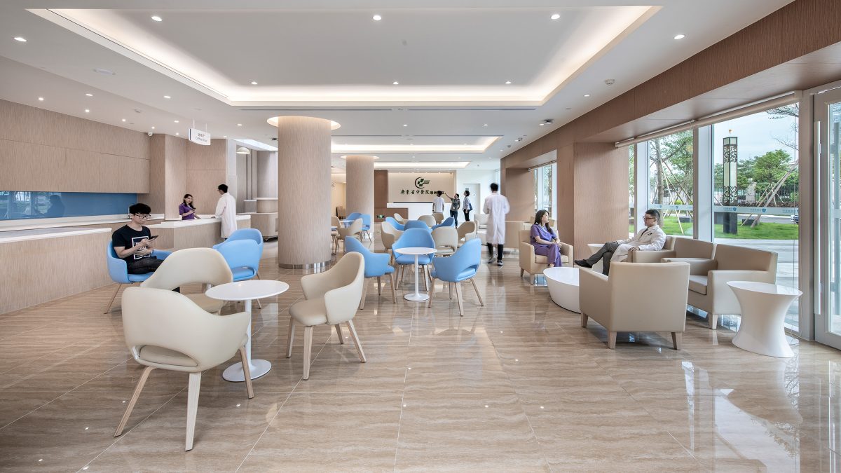united-family-healthcare-guangzhou-office-interior-reception-collaboration