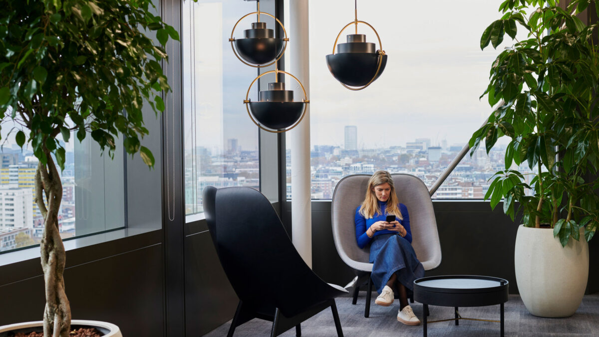 fintech-office-london-office-interior-lounge-plants
