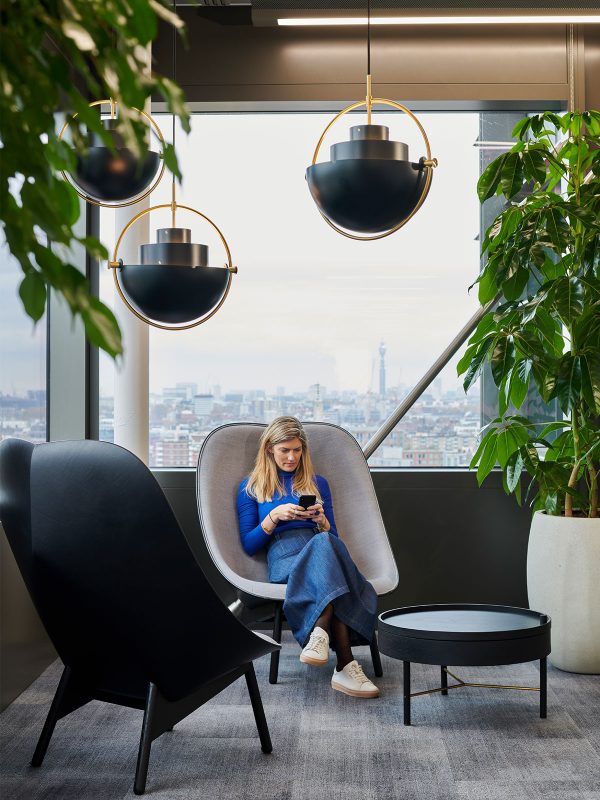 fintech-office-london-office-interior-lounge-plants