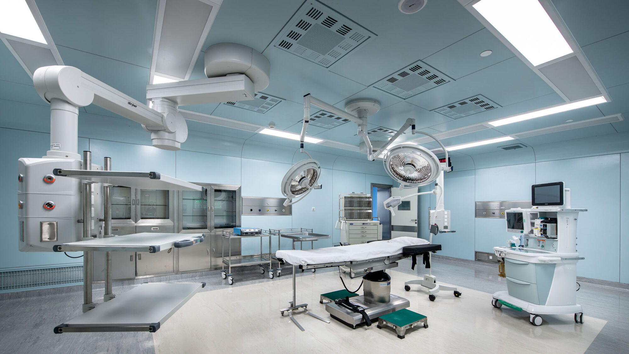 united-family-healthcare-shanghai-office-interior-hospital-operaing-room