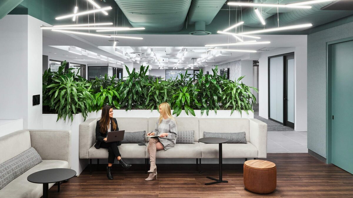 M-Moser-denver-interior-asset-management-workplace-lounge