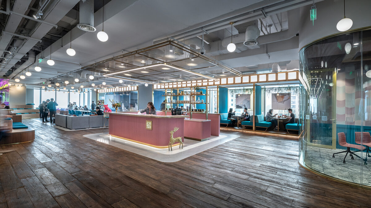 bar in center, tiered seats and meeting room