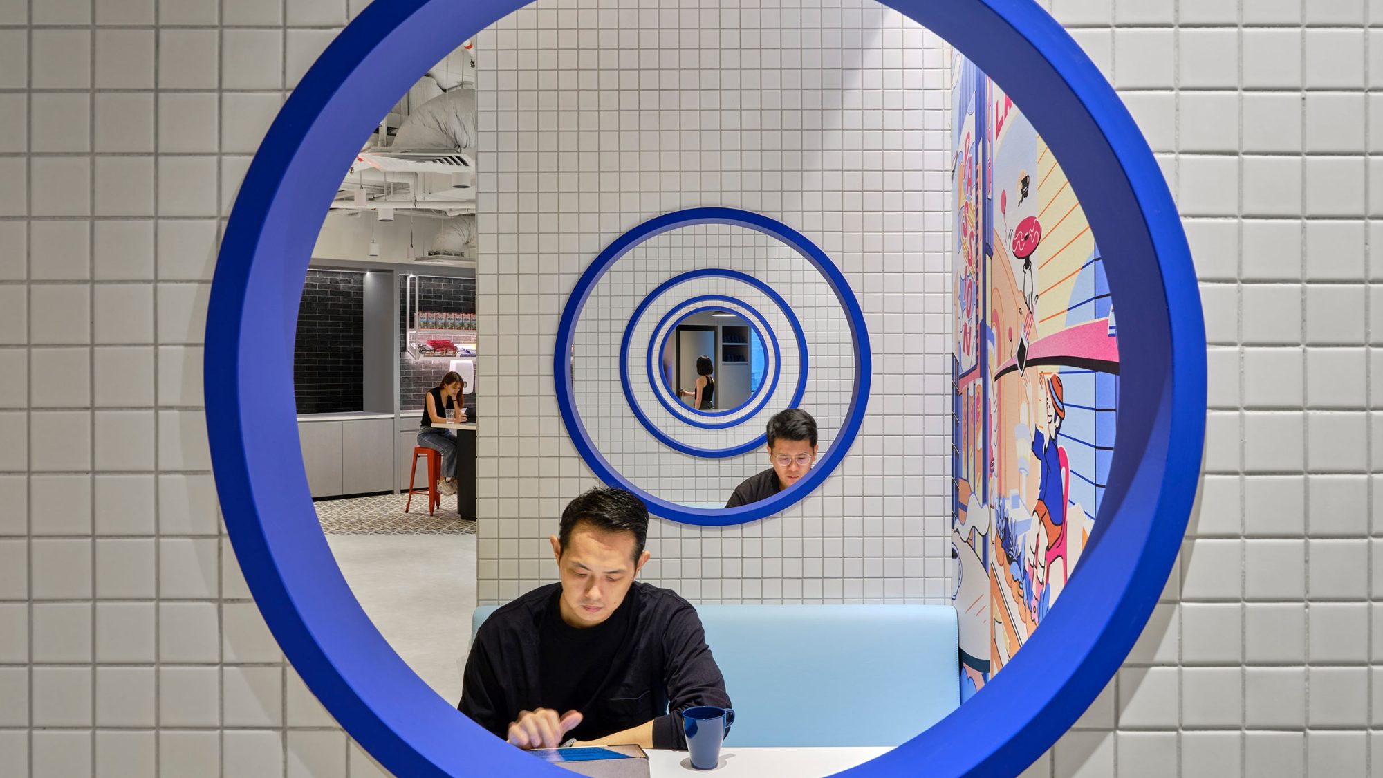 lazada-singapore-office-interior-Circular-wall-window