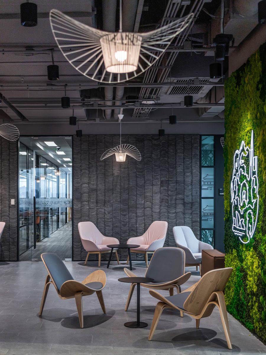 Greenwall elegant office design Paypal China