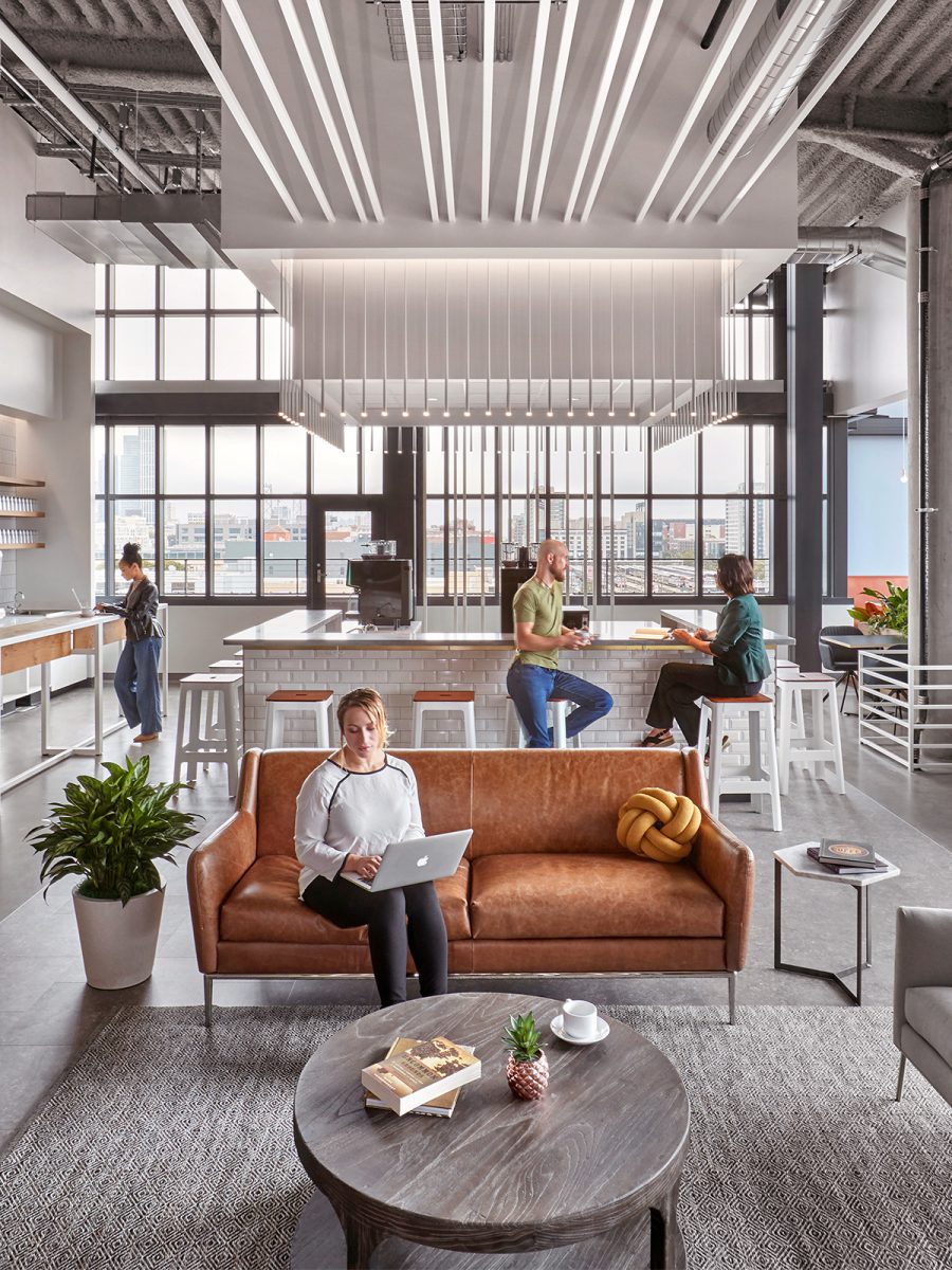 M Moser’s office space design in San Francisco features various café points, break and casual work and meeting areas.