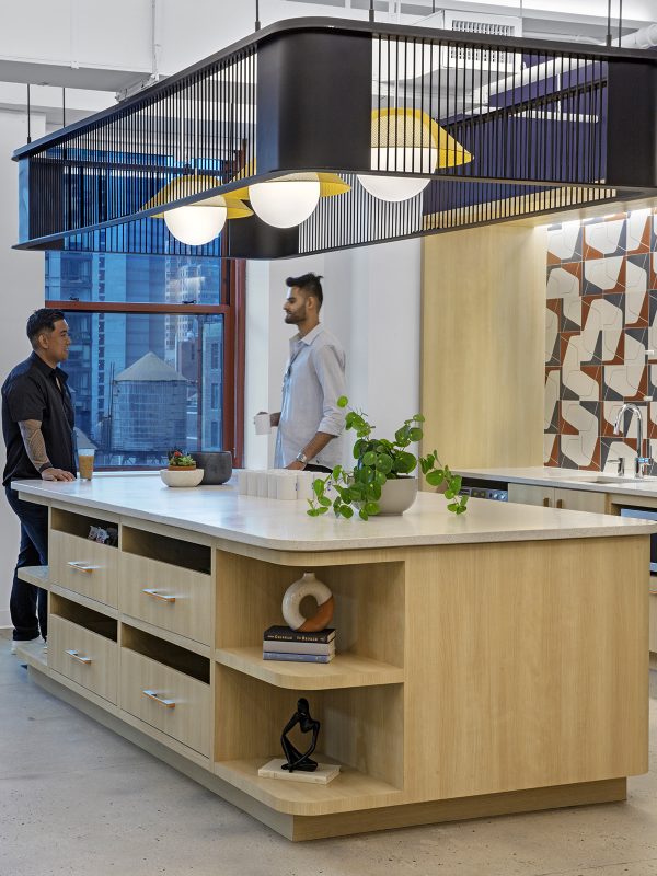 Kitchen interior design by M Moser offers LinkedIn employees a comfortable place to take a break and support their employee experience.