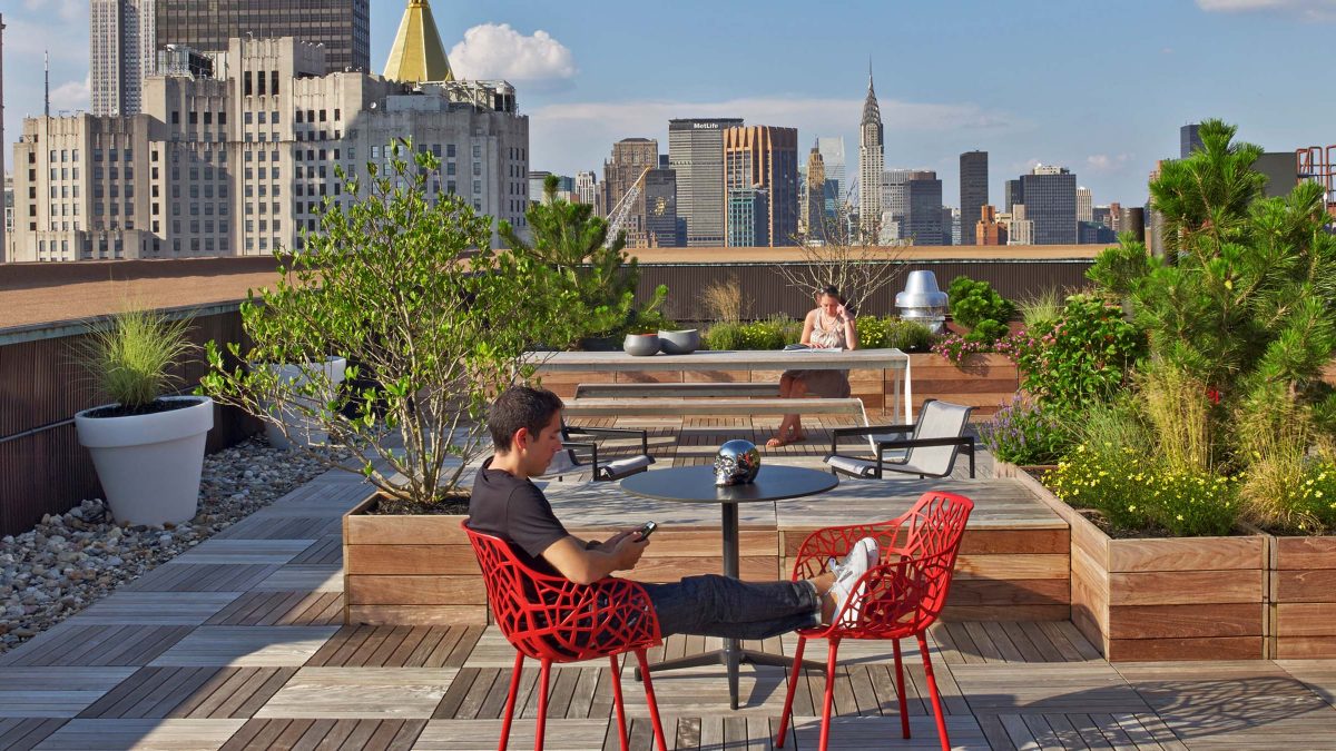 Hudson Rouge terrace