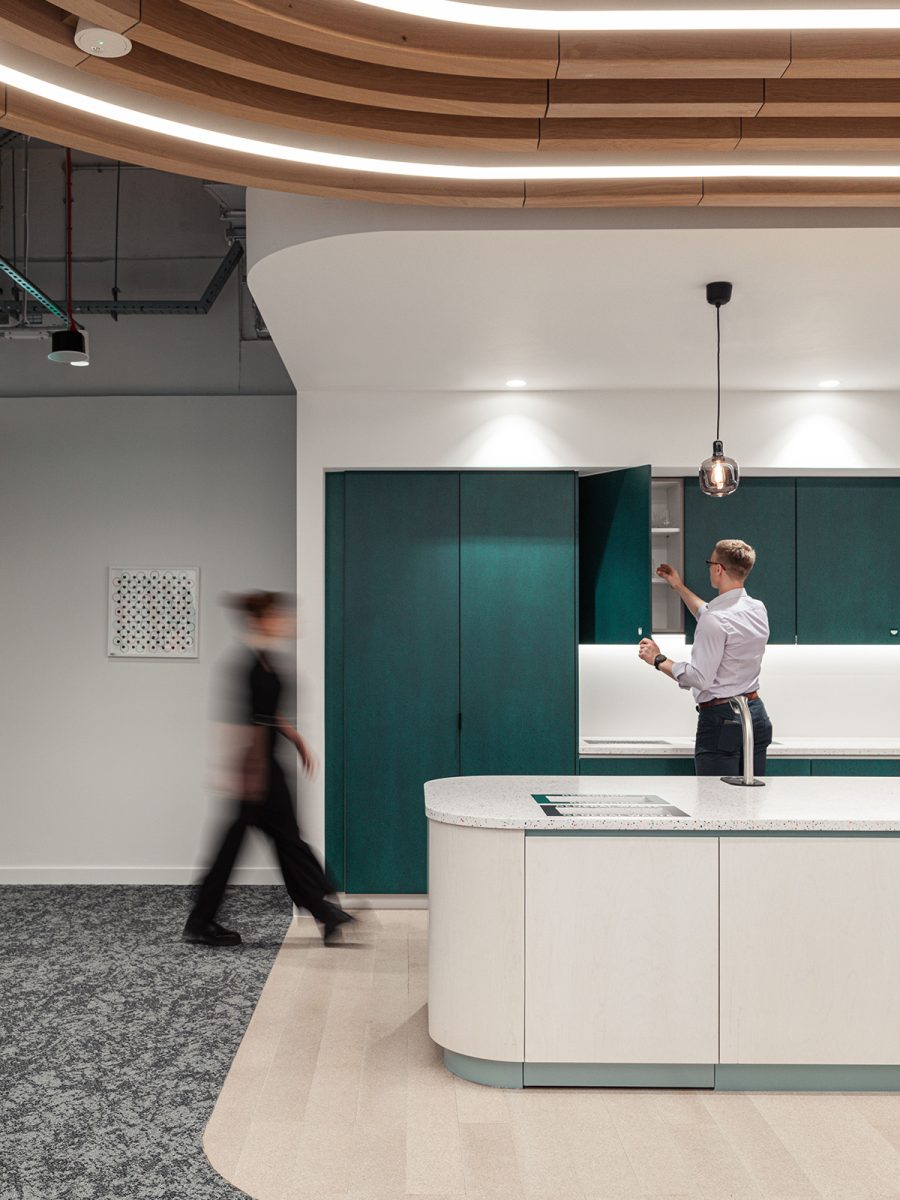 two people at one of the workfloor tea points