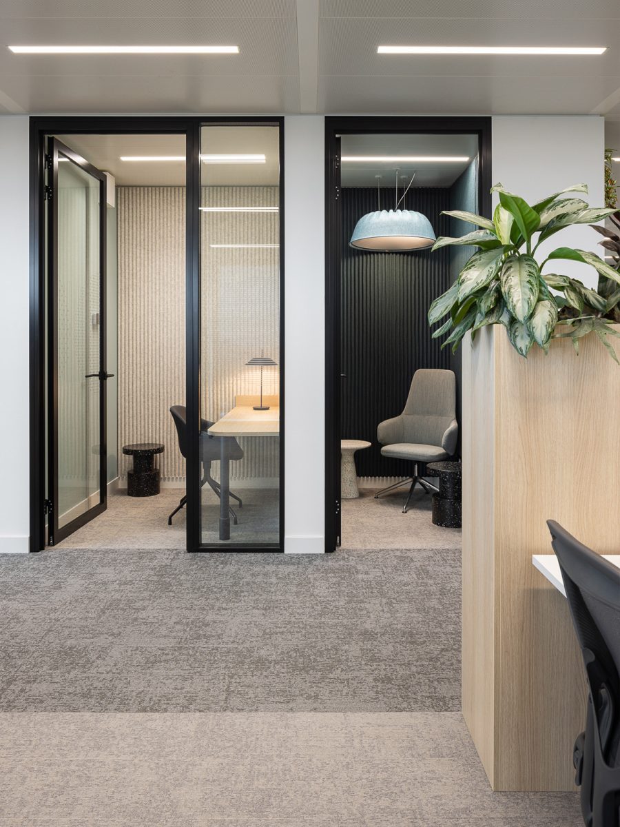 one-person-focus-rooms-in-pinsent-masons-amsterdam-office