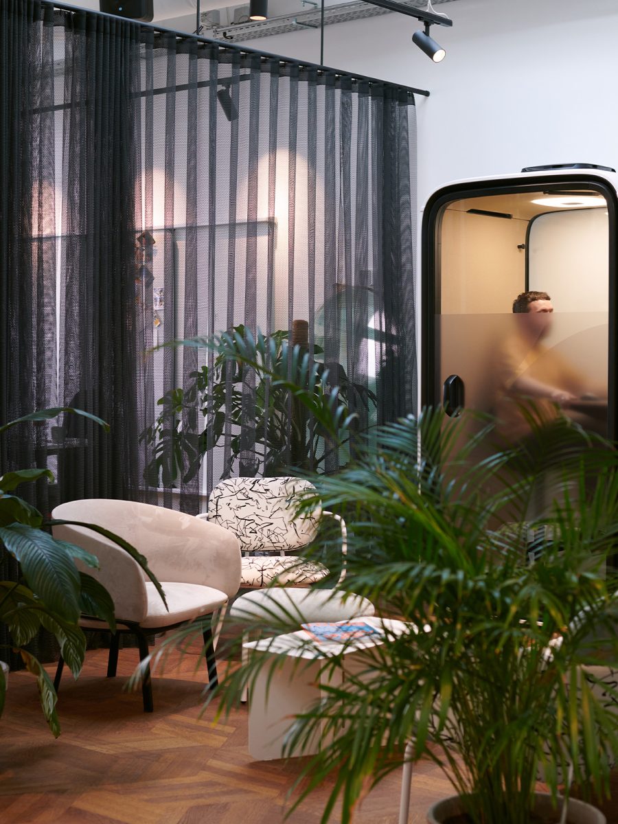 detail-shot-of-acoustic-black-curtain-next-to-focus-booth-at-M-Moser-Amsterdam-studio