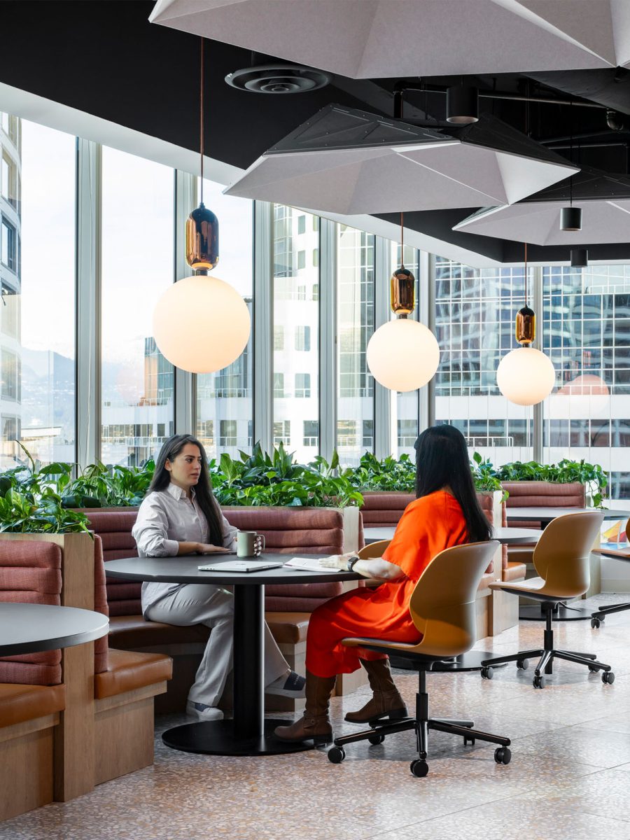 MMoser-PwC-Vancouver-Interior-Design-Casual-Meeting-Area