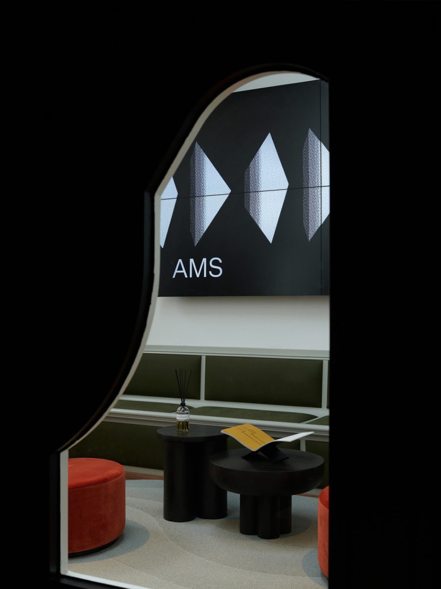 entrance-of-amsterdam-studio-brand-experience