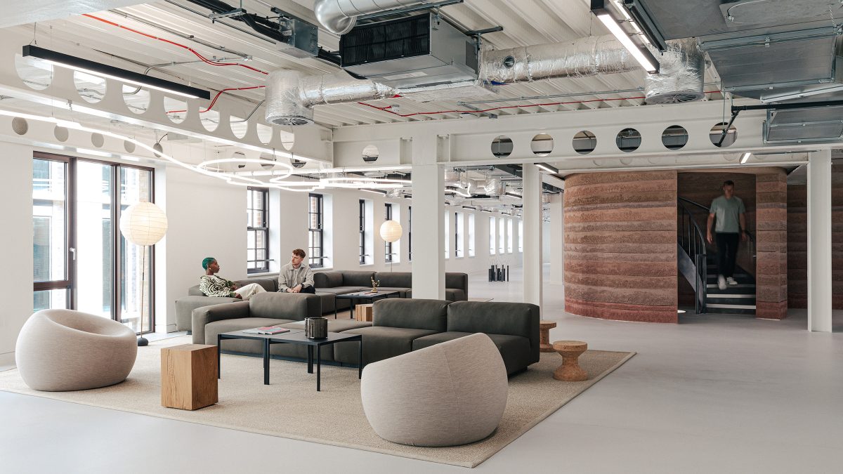 lounge-seating-at-on-london-office