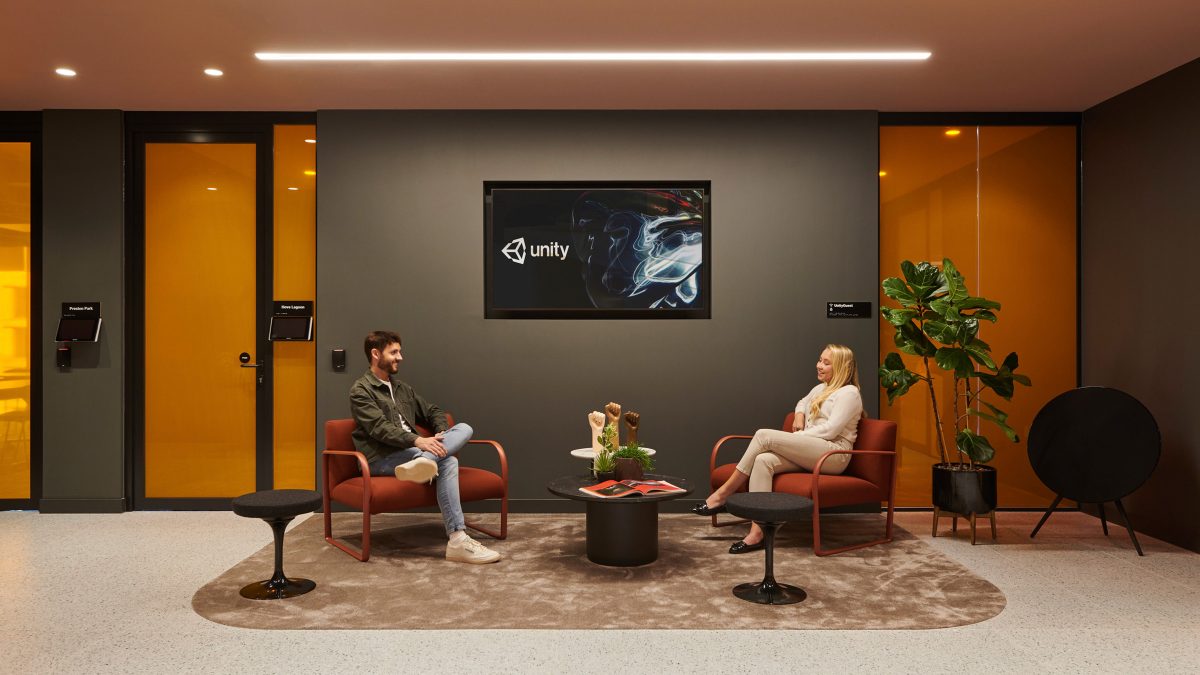 MMoser-London-Collaborative-Office-Space-Entryway-Design