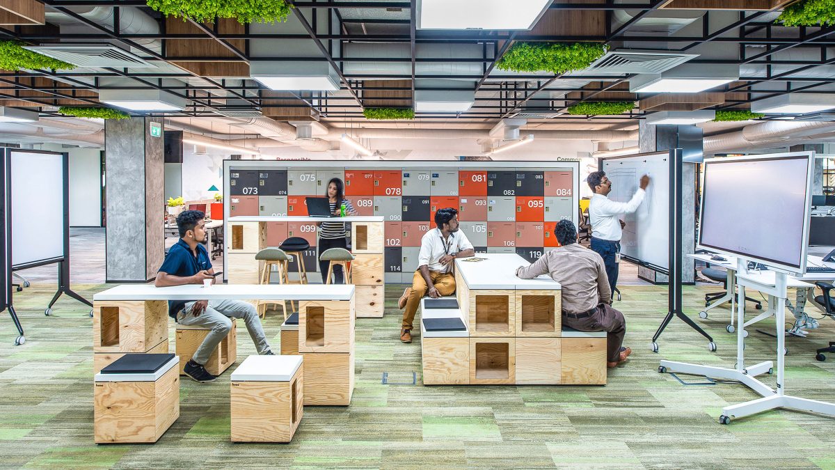 MMoser-London-Collaborative-Office-Space-Large-Scrum-Area
