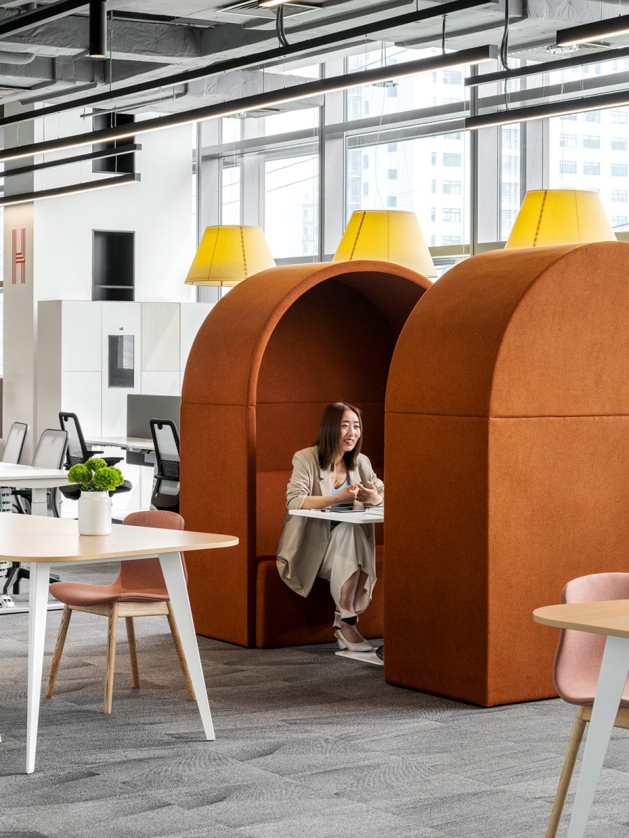 MMoser-London-Collaborative-Office-Space-Private-Booth