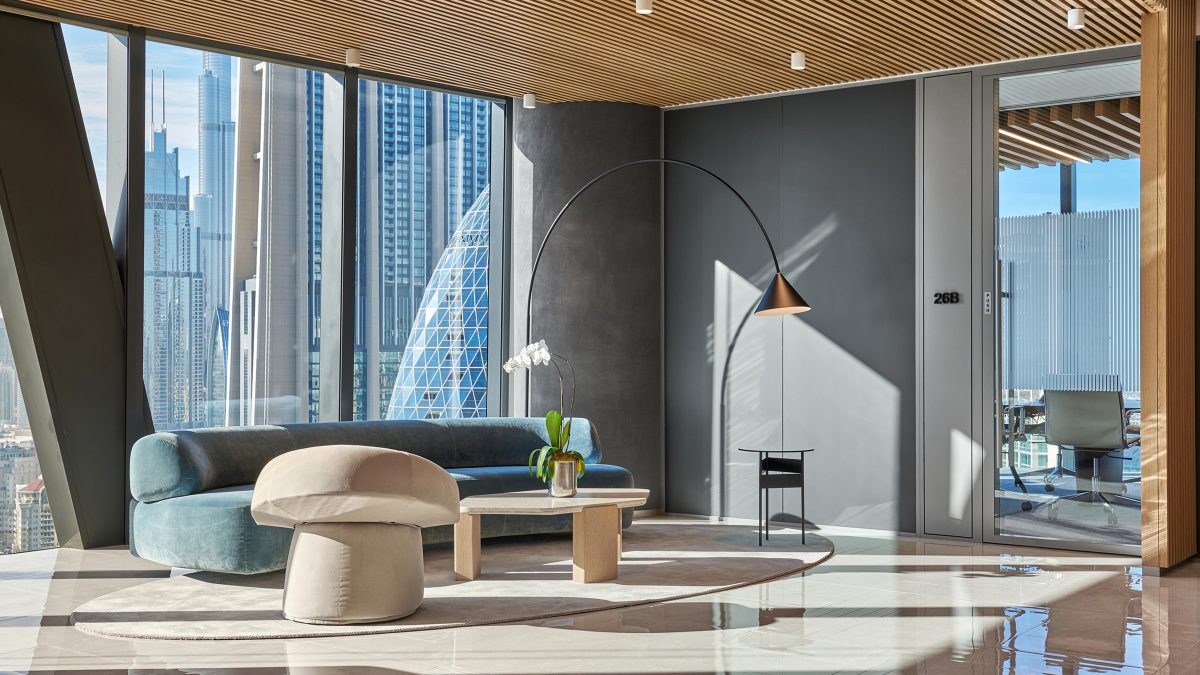 comfortable-lounge-seating-at-arrival-space