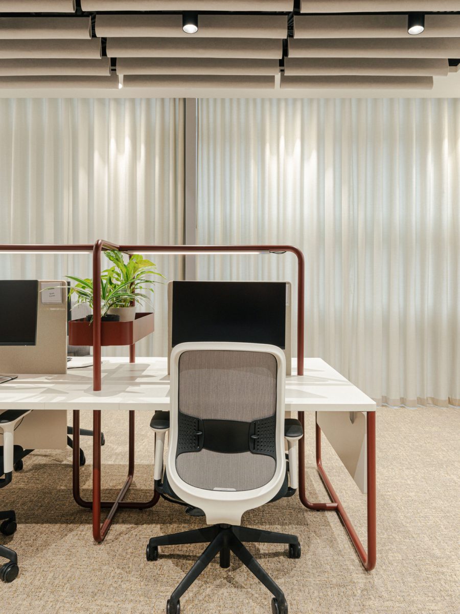 mastercard-sustainability-goals-2025-feature-workstation