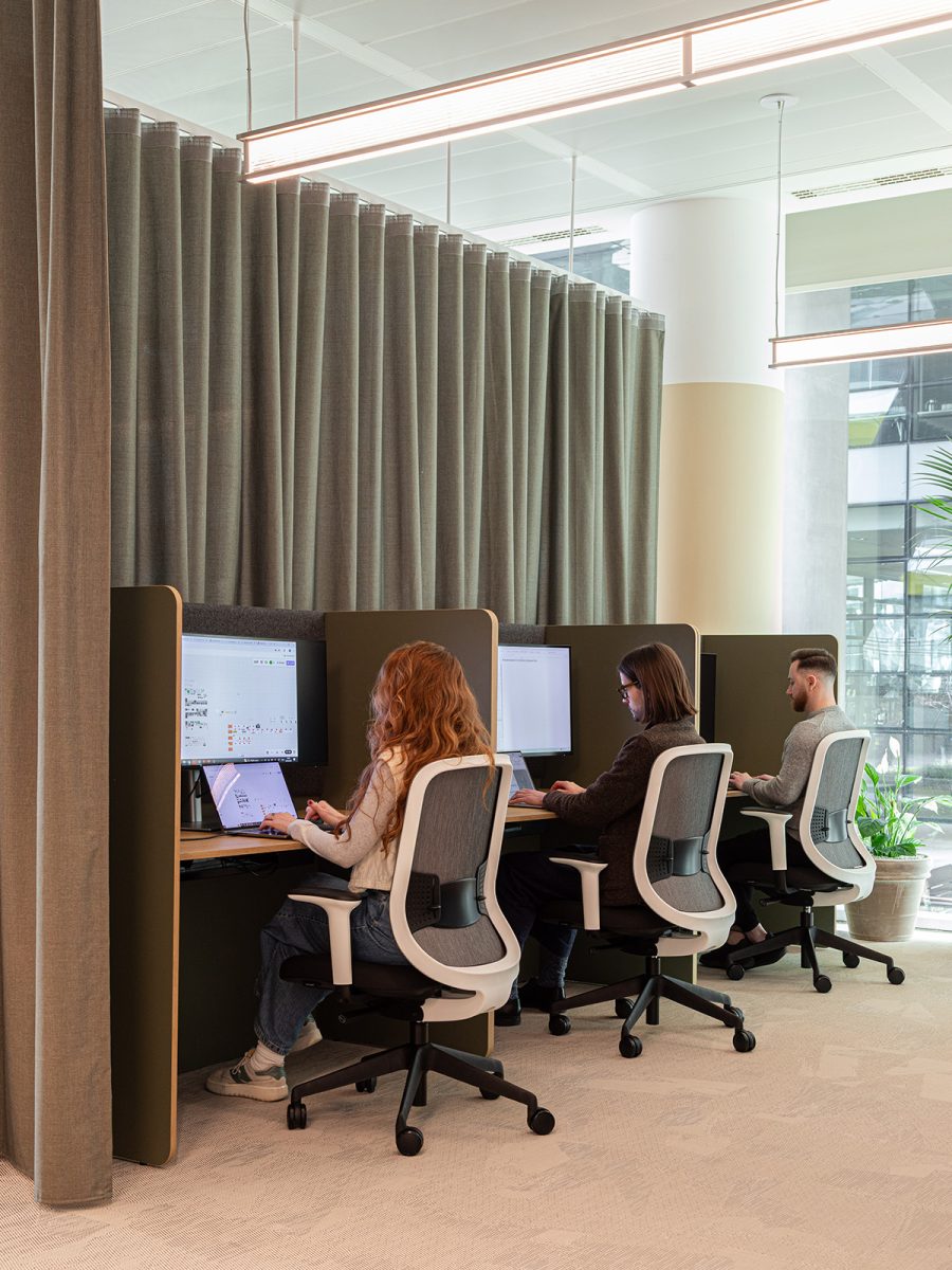 people-working-in-quiet-zone-at-m-moser-london-studio