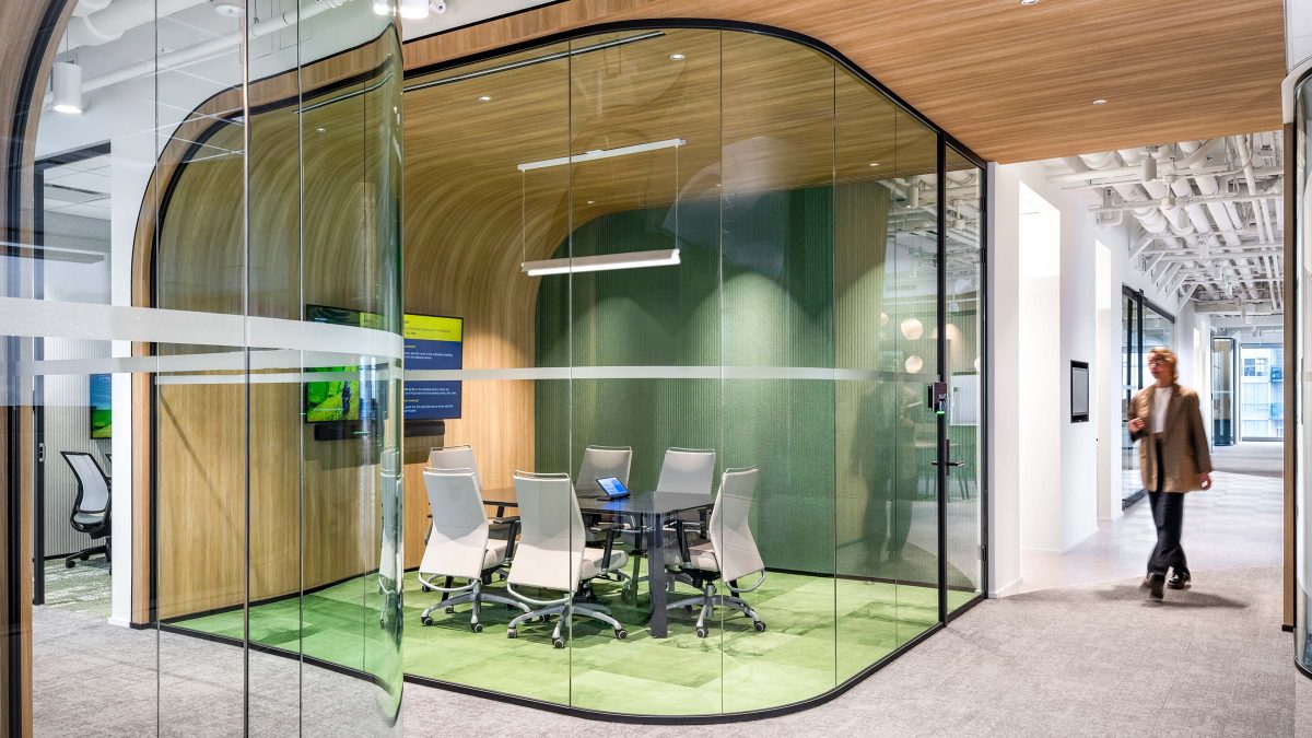 large-curved-meeting-room-design-glass-walls