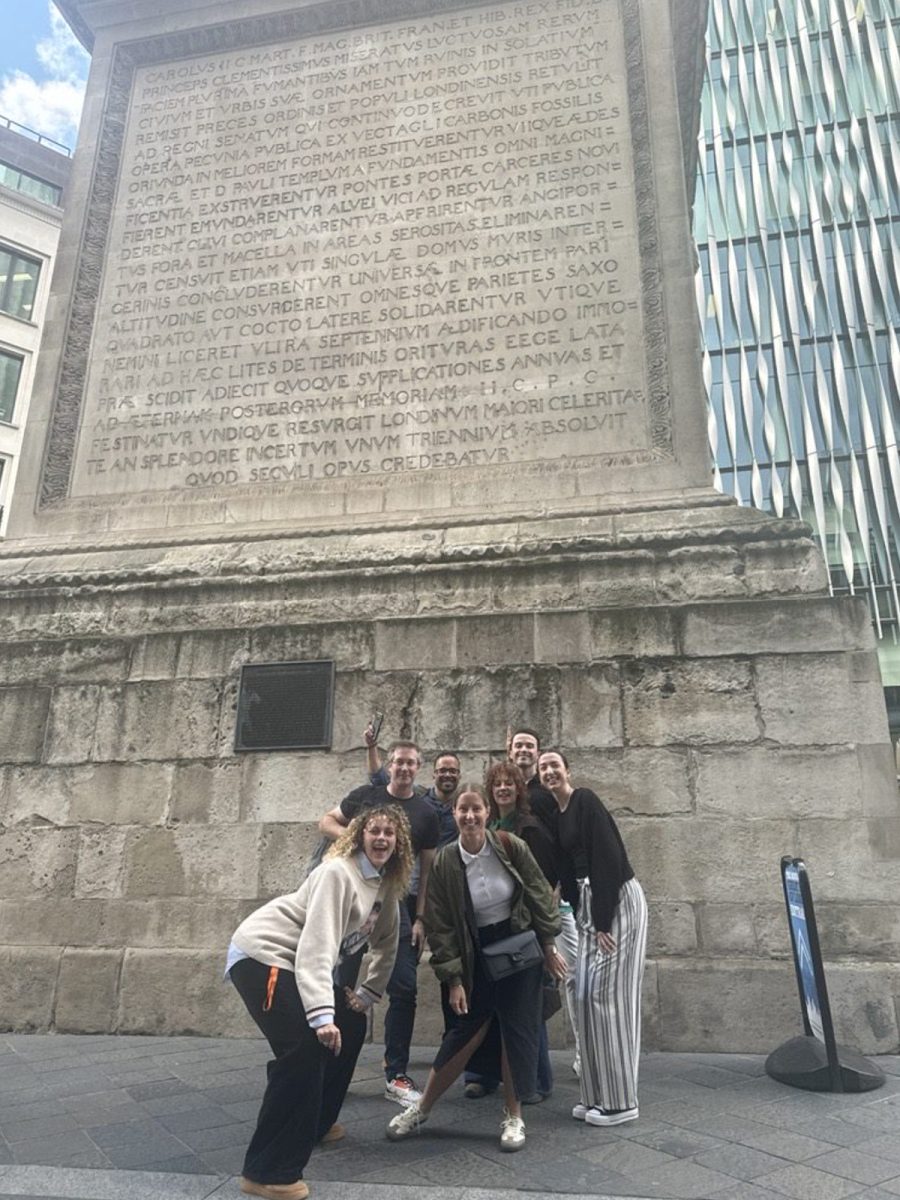 people-stood-in-front-of-monument-statue-for-moser-change strategy