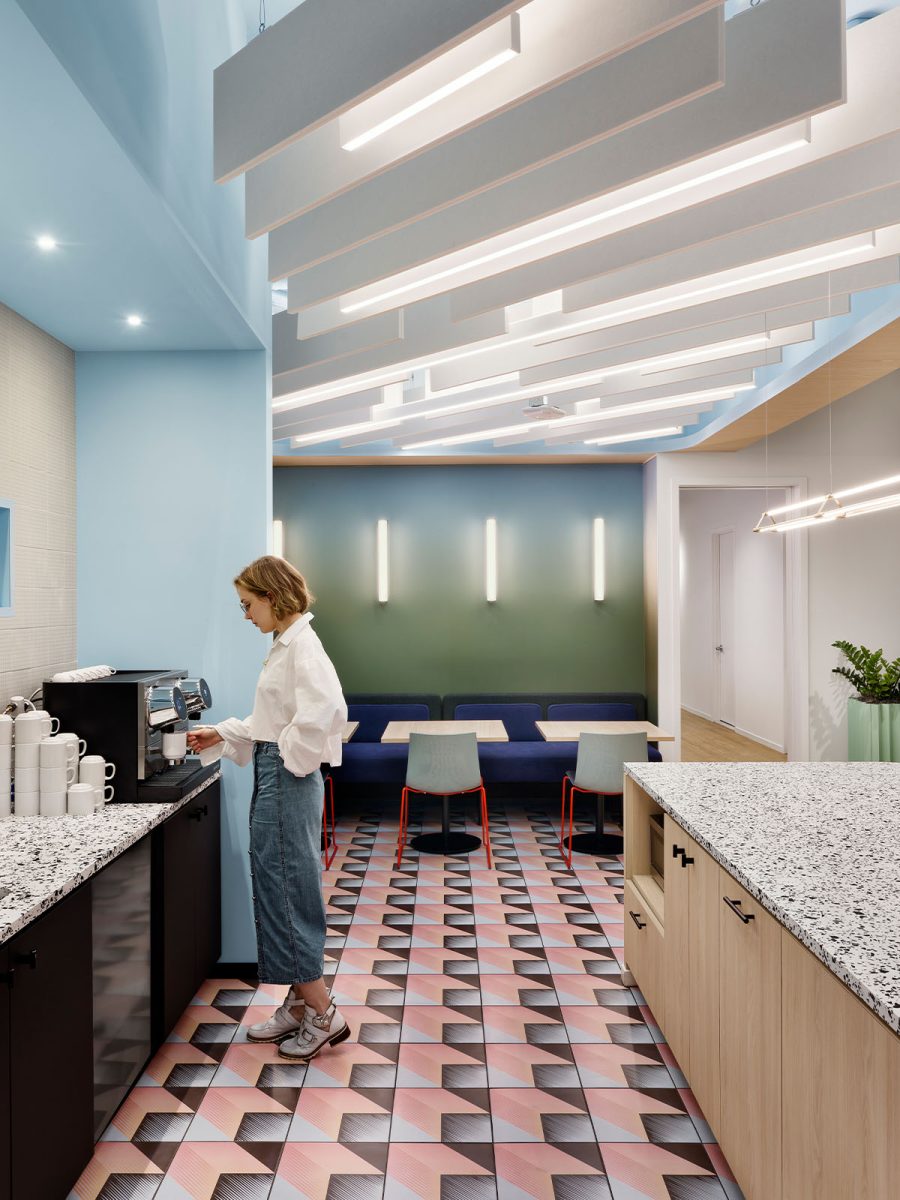 corporate-kitchen-design-new-york-workplace-tiled-floor