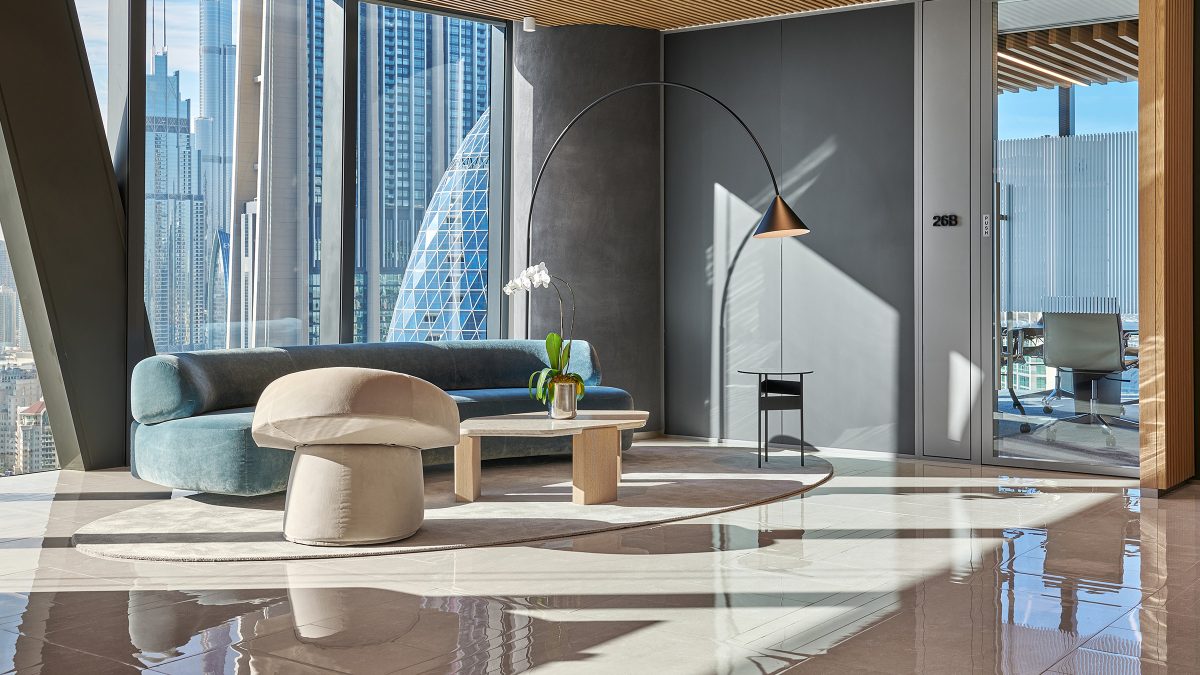 MMoser-London-financial-workplace-lounge-skyline