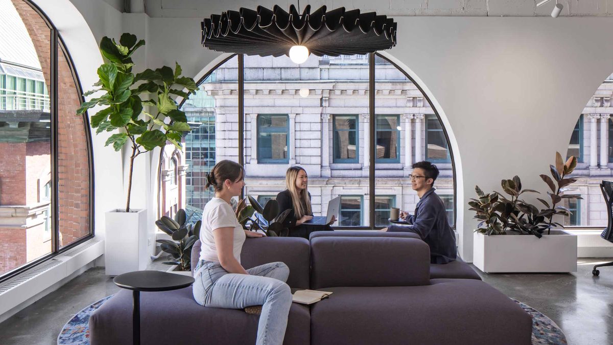 office-design-employee-lounge-area