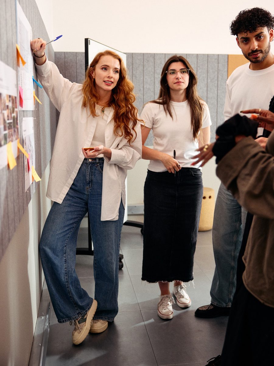 m-moser-london-office-design-brainstorm-collaboration-team