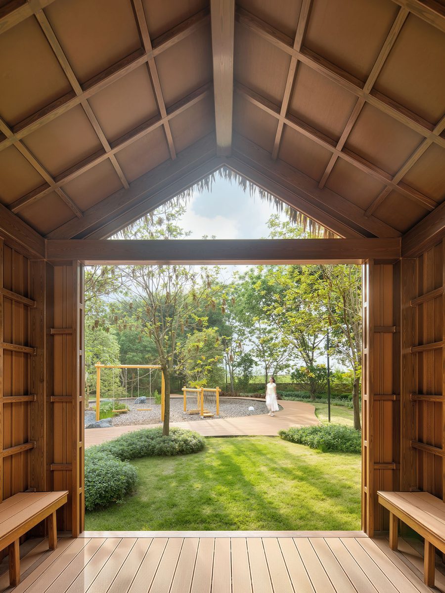 Outdoor spaces design to serve workplace community in Foshan