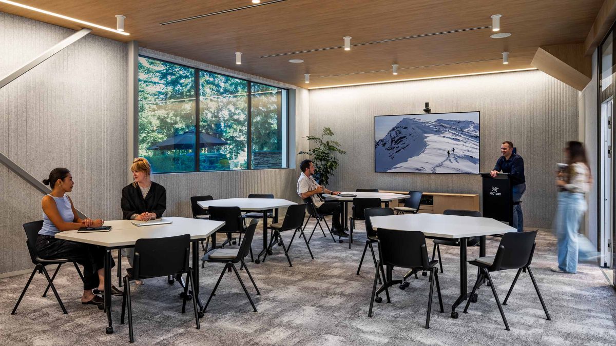mmoser-arcteryx-vancouver-workplace-interior-training-room