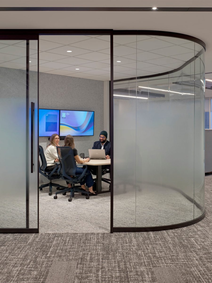 mmoser-national-payroll-institute-npi-toronto-workplace-interior-small-meeting-room