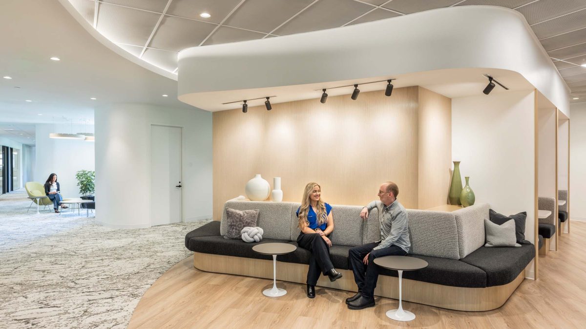 mmoser-wilson-sonsini-palo-alto-workplace-interior-casual-meeting-point