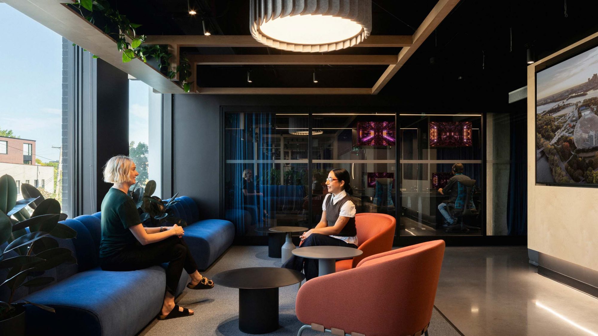 mmoser-confidential-client-montreal-workplace-interior-employee-lounge-design-two-people-talking