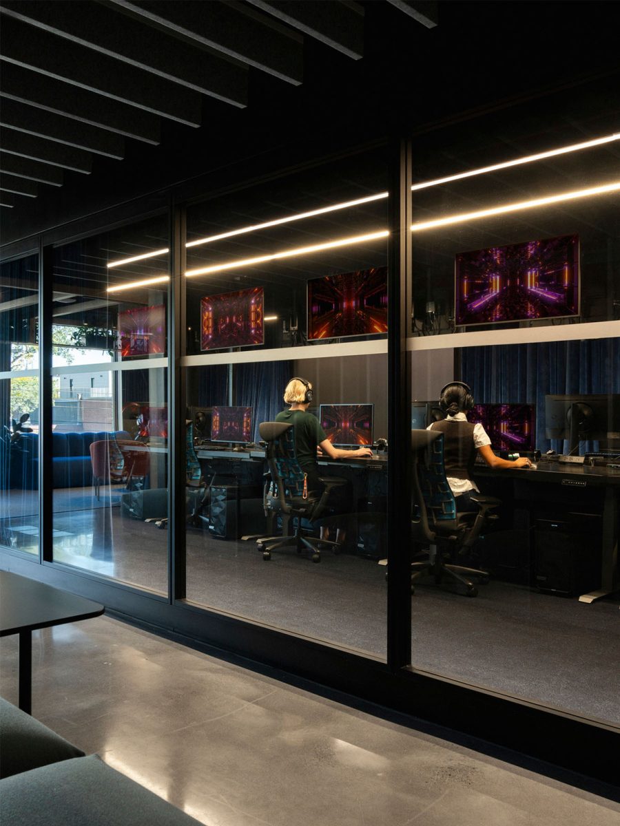 mmoser-confidential-client-montreal-workplace-interior-game-production-studio-person-working