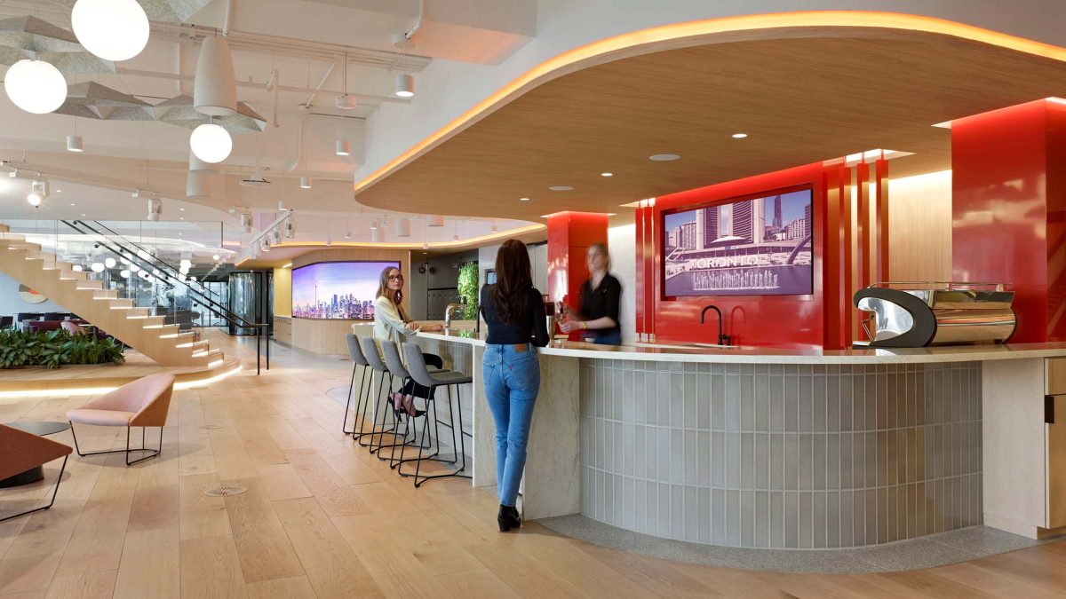 mmoser-pwc-canada-toronto-headquarters-workplace-interior-cafe-point