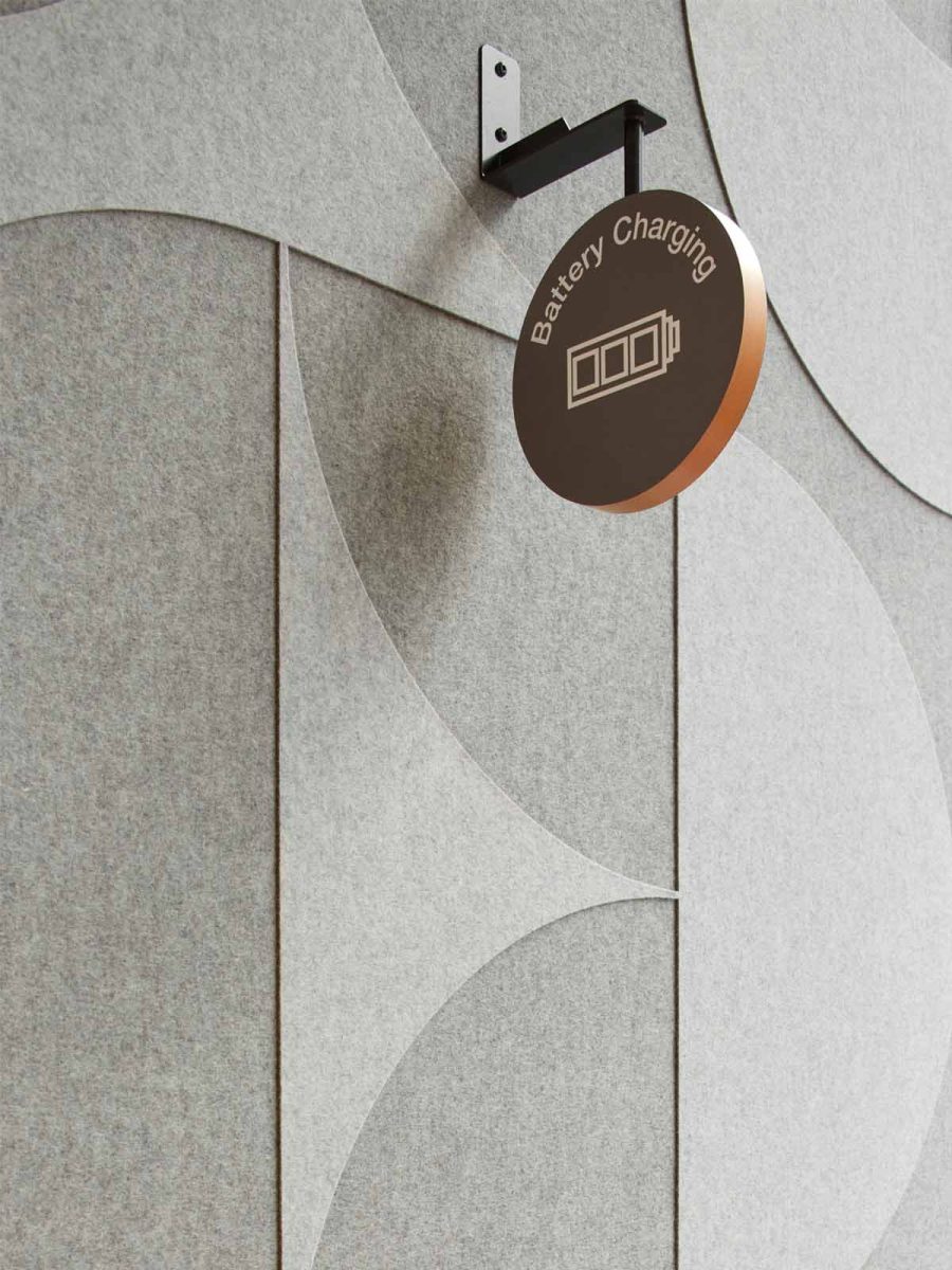 mmoser-pwc-canada-toronto-headquarters-workplace-interior-charging-sign