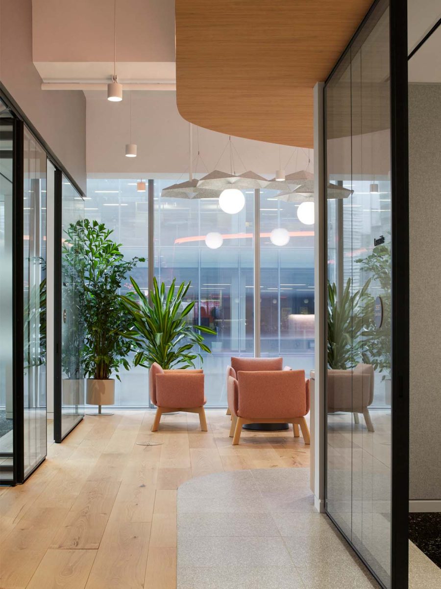 mmoser-pwc-canada-torontohq-iida-global-award-win-hallway