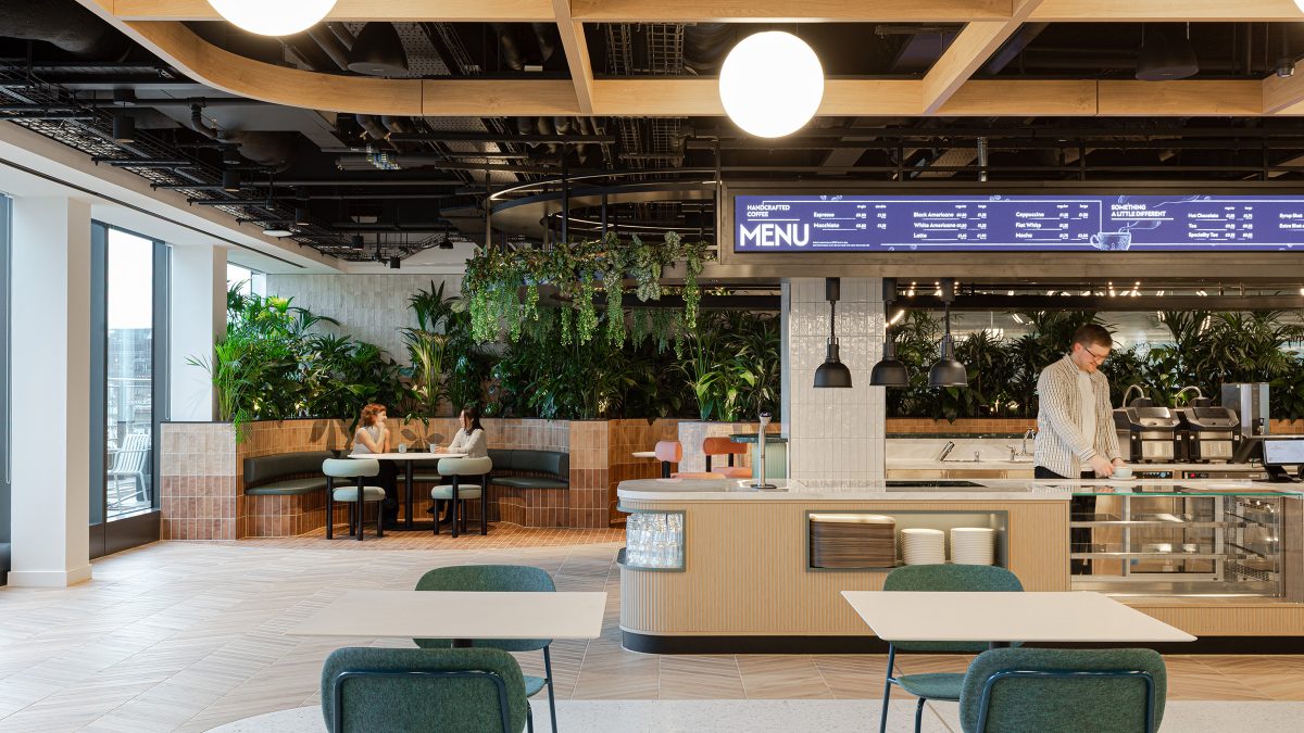 cafe-and-dining-floor-at-standard-chartered-london-headquarters