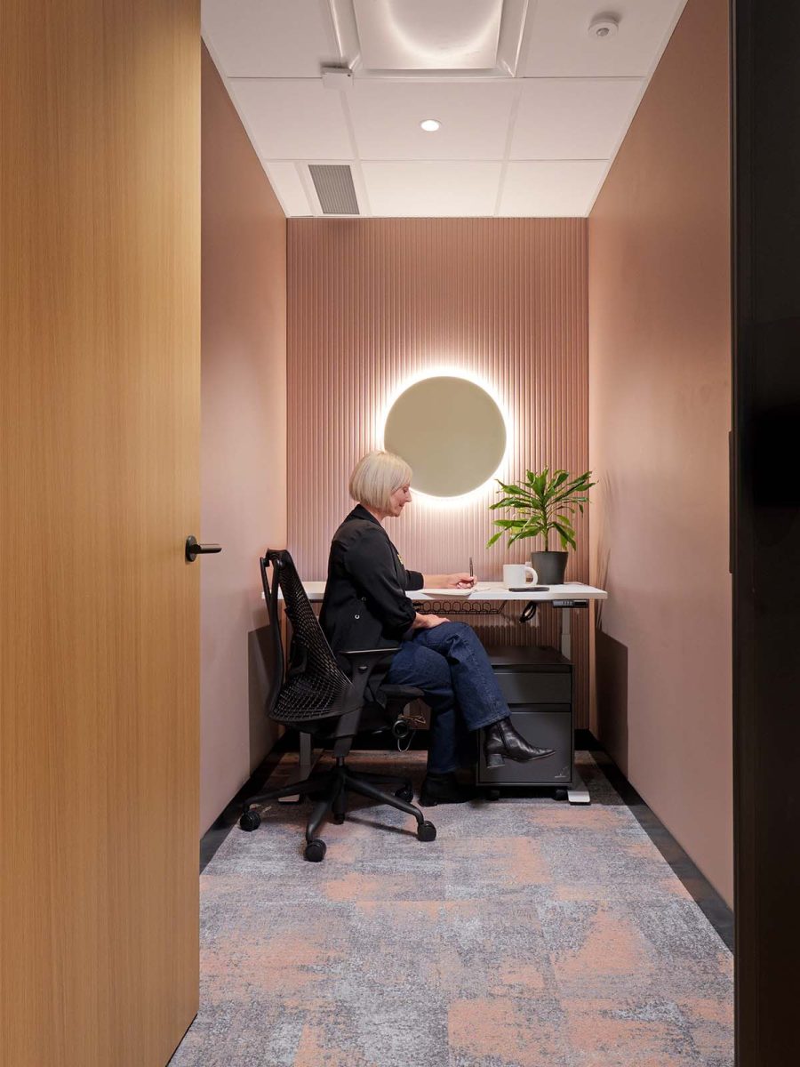 mmoser-autodesk-vancouver-workplace-design-interior-phone-room