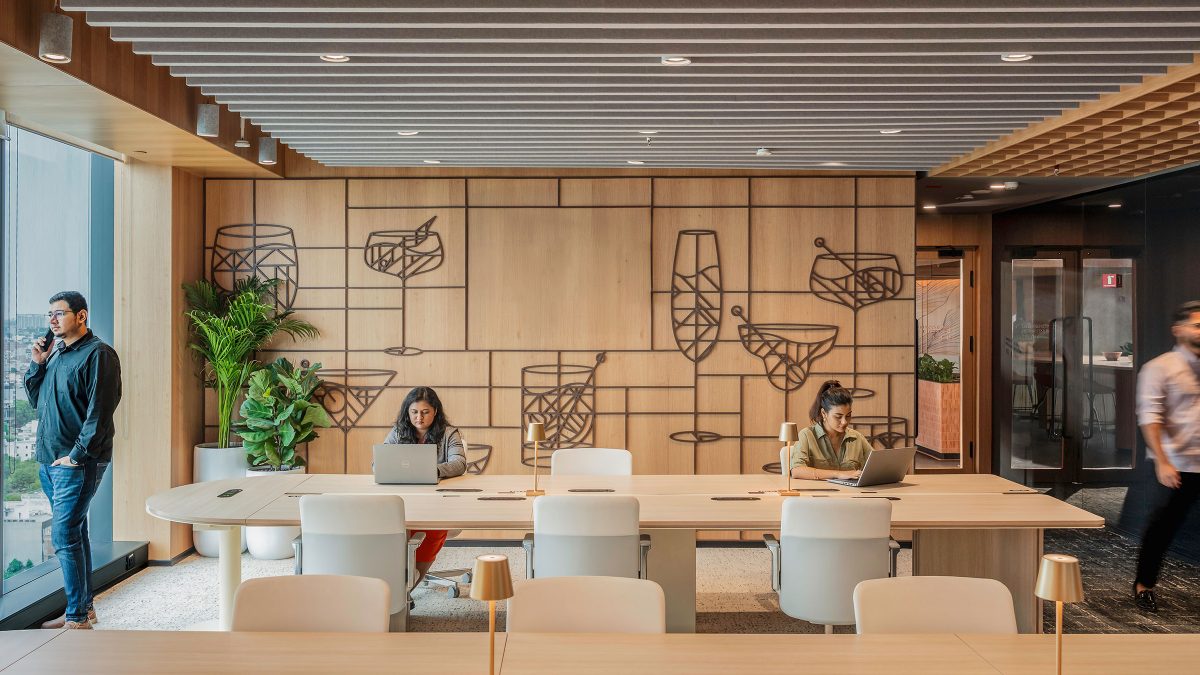 mmoser-pwc-canada-and-Diageo-recognised-at-IIDA-awards-desk-space