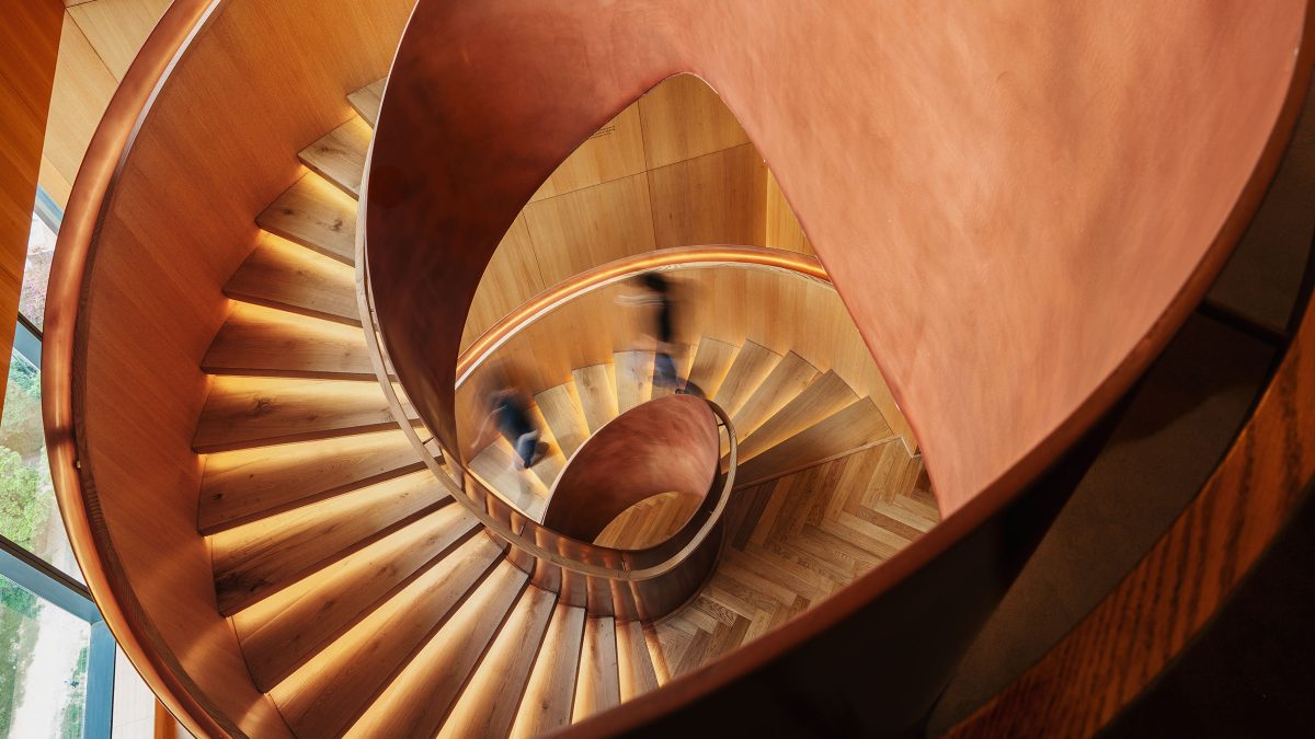 mmoser-pwc-canada-and-Diageo-recognised-at-IIDA-awards-stair