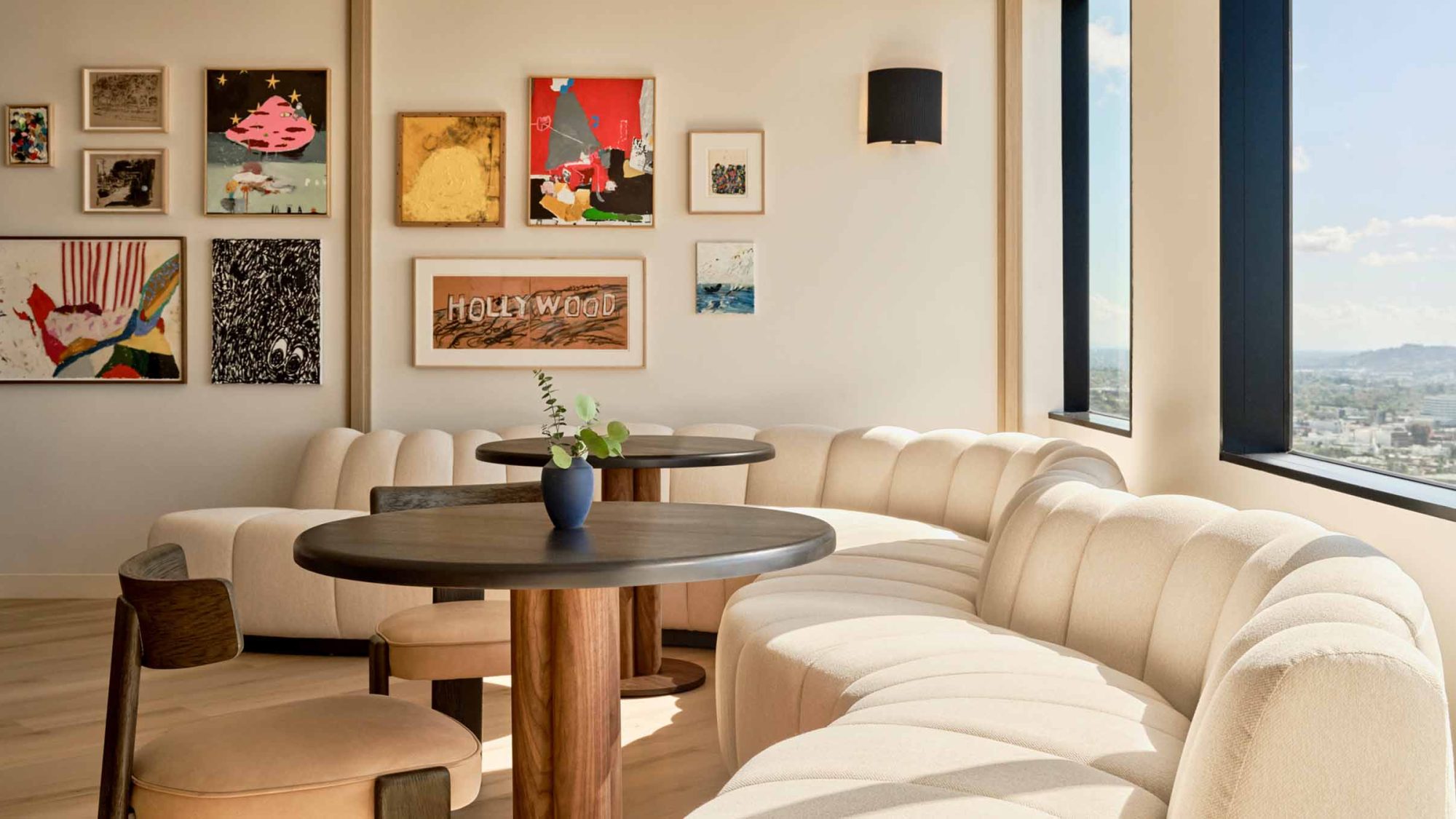 mmoser-upfront-ventures-los-angeles-workplace-interior-design-gallery-wall