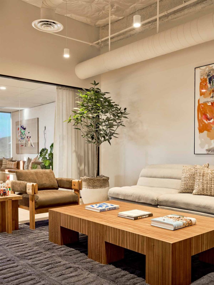 mmoser-upfront-ventures-los-angeles-workplace-interior-design-lounge-area