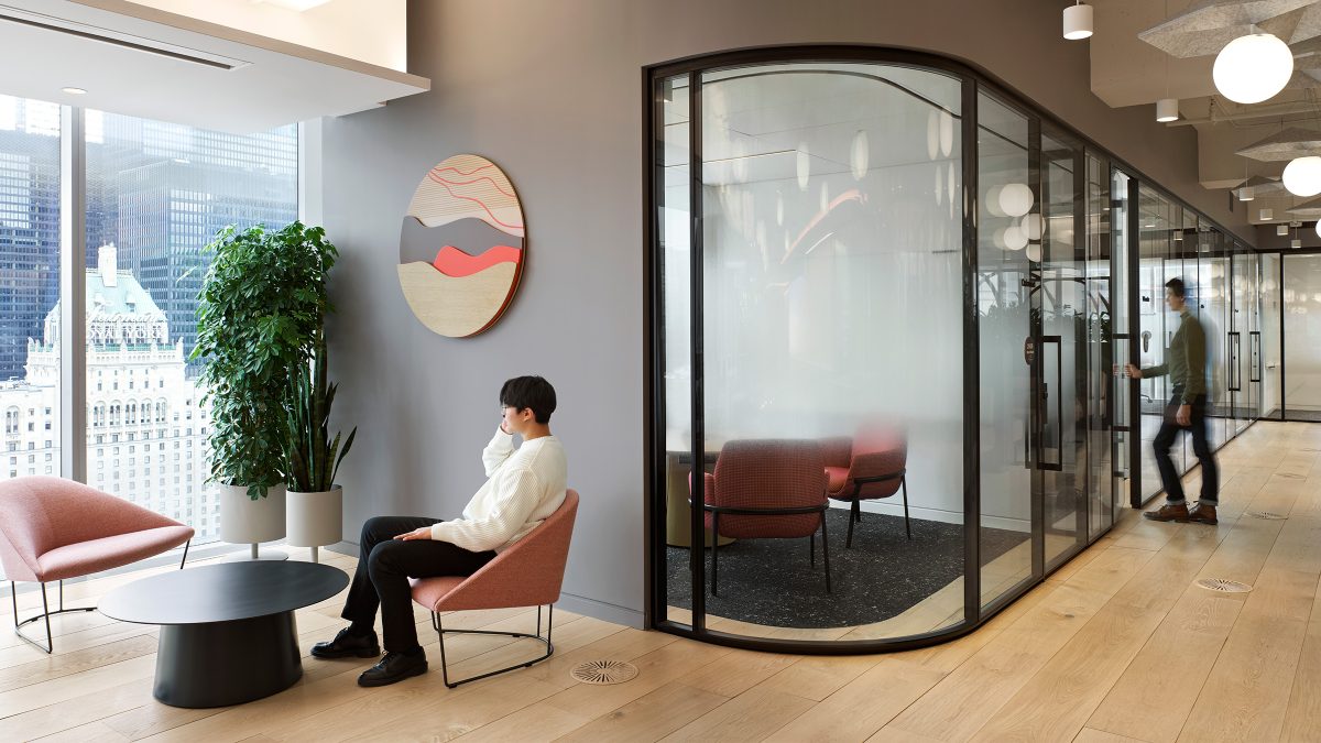 employee-experience-pwc-canada-toronto-meeting-room-London-office-culture