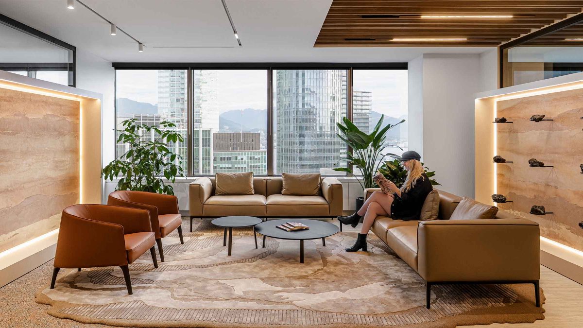 mmoser-designing-workplaces-for-the-mining-and-natural-resource-sector-british-columbia-interior-reception-lounge