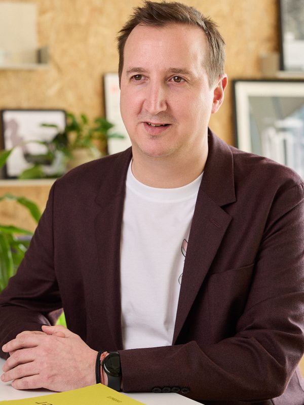 Martin Nissing, Associate