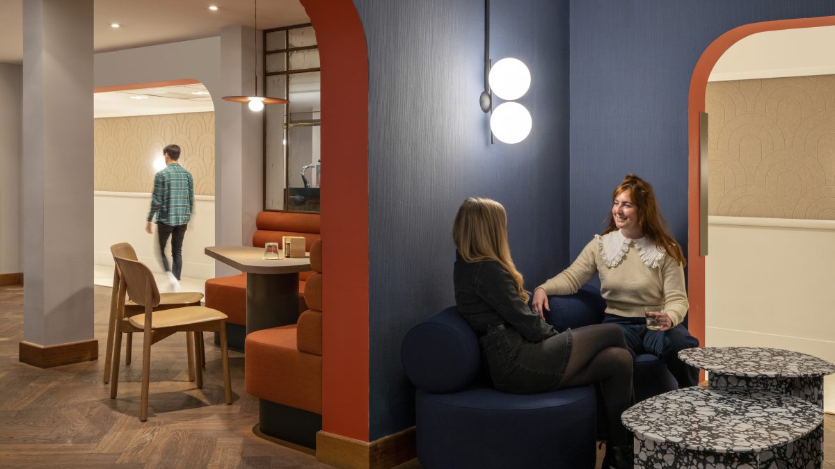 mmoser-workplace-experience-and-employee-engagement-san-francisco-cafe-setting-scaled